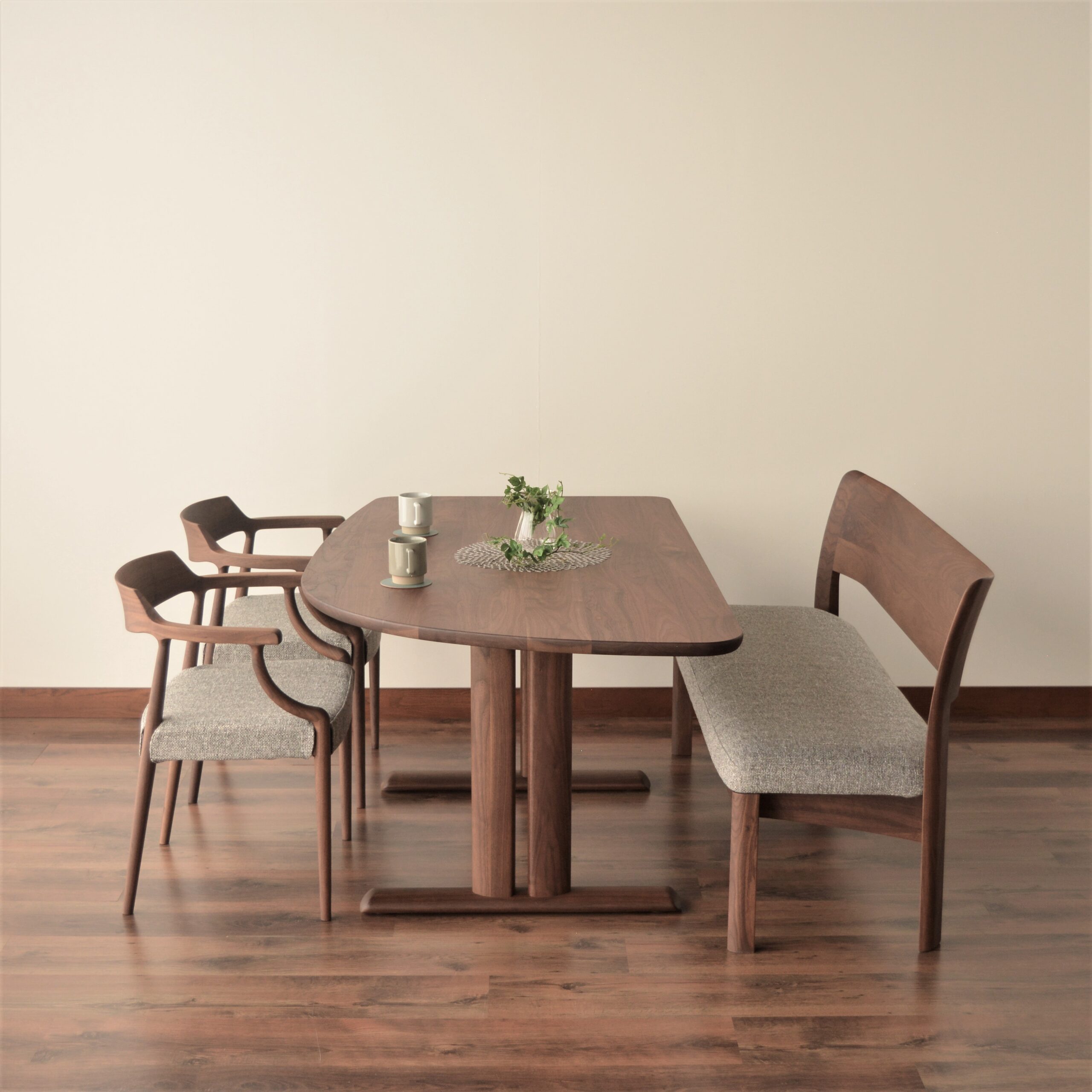 独自性の高いデザインの家具 Shirakawa | 帰りたくなる家具がここに  